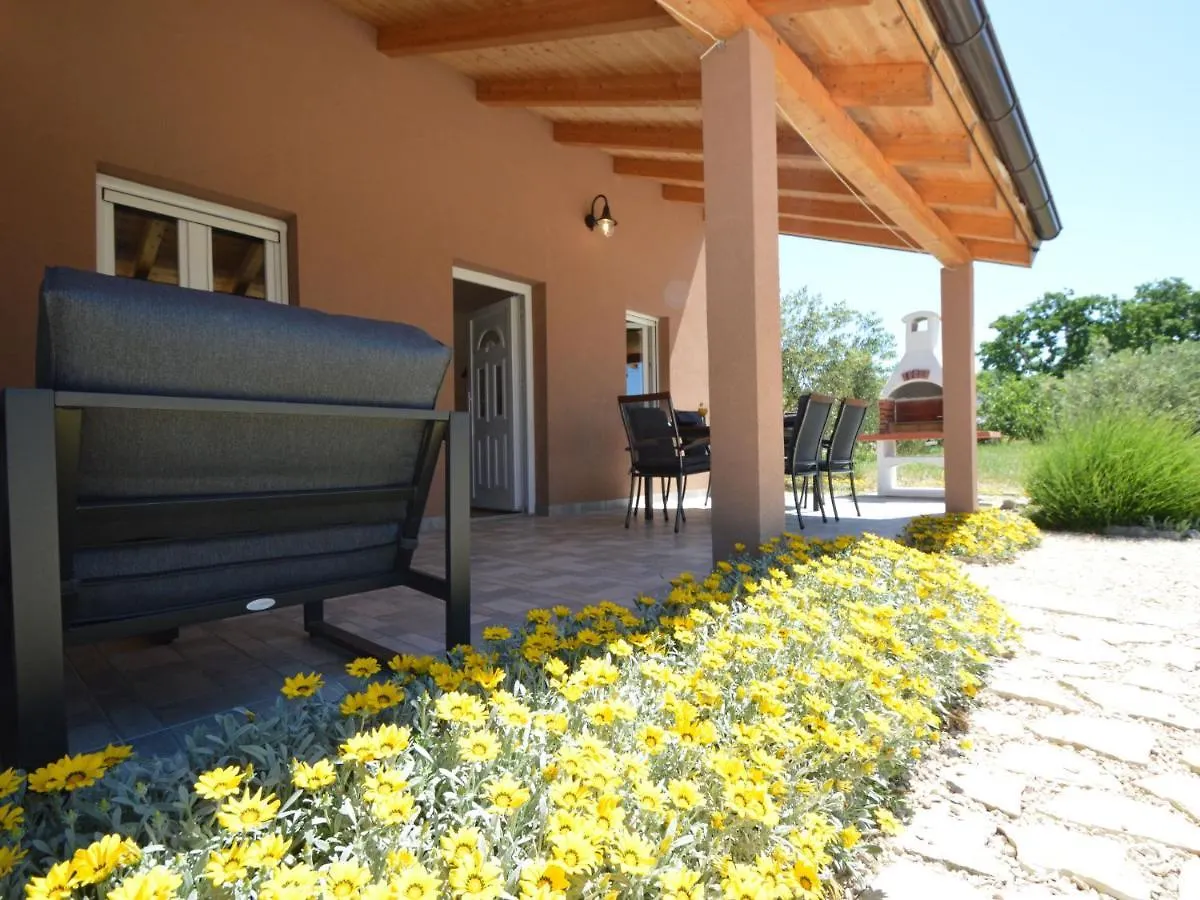 Holiday Home Lana By Interhome Pakoštane