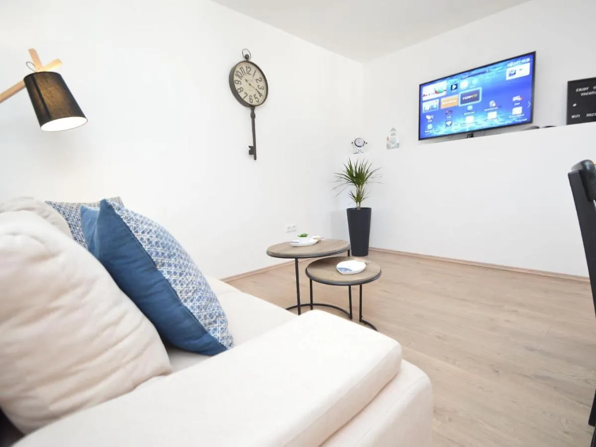 Holiday Home Lana By Interhome Pakoštane