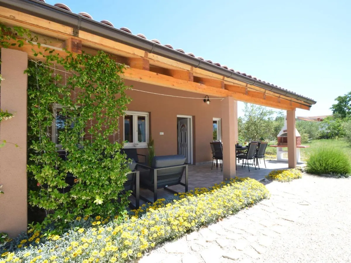 Holiday Home Lana By Interhome Pakoštane 0*,